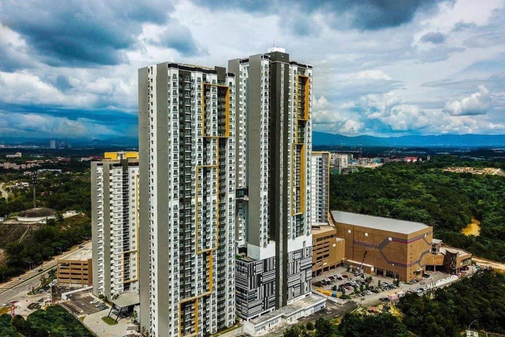 盛婷民宿a S&Thomez 2Bedrooms Mesamall Wifi Klia Usim Miu Inti Nu ニライ エクステリア 写真