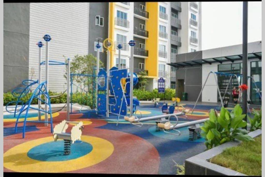 盛婷民宿a S&Thomez 2Bedrooms Mesamall Wifi Klia Usim Miu Inti Nu ニライ エクステリア 写真